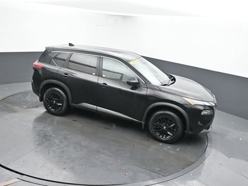 Used 2023 Nissan Rogue S image 28