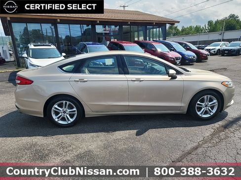 Used 2018 Ford Fusion SE FWD image 9