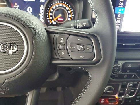 New 2025 Jeep Gladiator Willys image 24