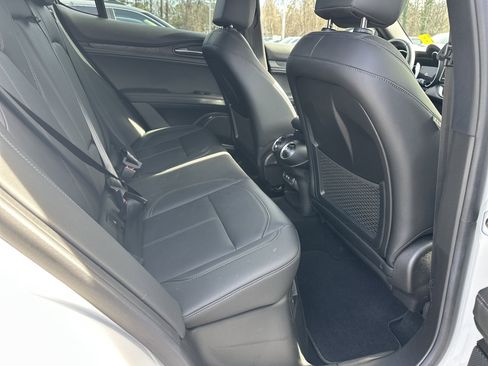 Used 2024 Alfa Romeo Stelvio Sprint image 17