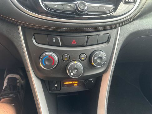 Used 2020 Chevrolet Trax LS FWD image 24