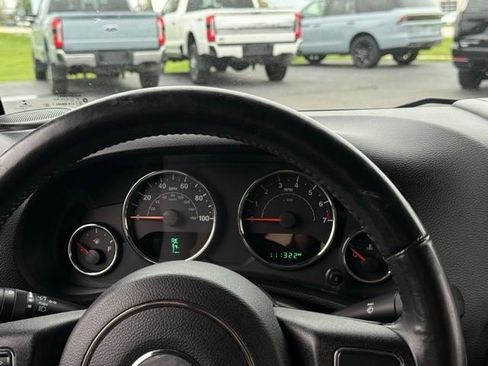 Used 2016 Jeep Wrangler Sahara w/ Connectivity Group AWD/4WD image 6