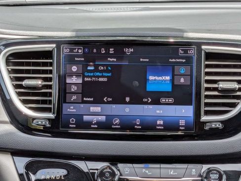 Used 2024 Chrysler Pacifica Touring-L FWD image 20