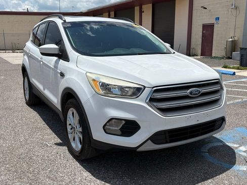 Used 2018 Ford Escape SE AWD/4WD image 1