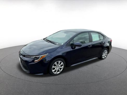 Used 2025 Toyota Corolla LE image 8