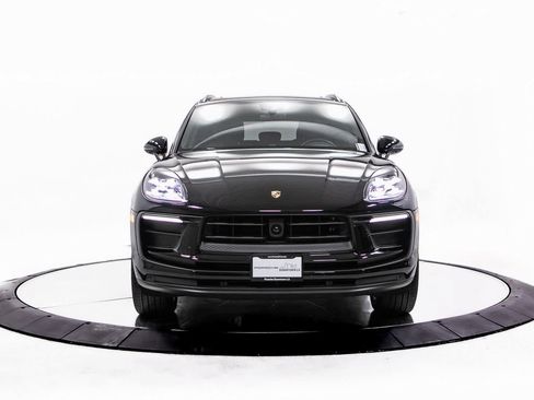 Certified 2024 Porsche Macan image 10
