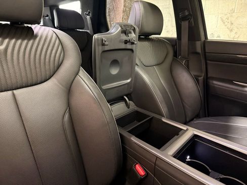 Used 2024 Hyundai Palisade Calligraphy FWD image 41