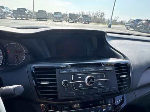 Used 2017 Honda Accord Sport Special Edition image 22