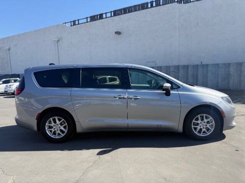 Used 2021 Chrysler Voyager LX FWD image 2