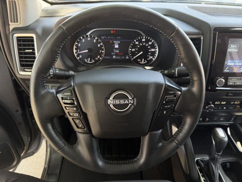Used 2023 Nissan Frontier SV w/ Technology Package AWD/4WD image 17