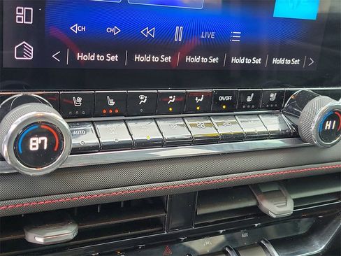 Used 2023 Chevrolet Colorado Z71 w/ Z71 Convenience Package 2 image 29