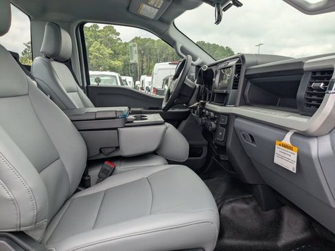 Used 2025 Ford F550 4x4 Regular Cab Super Duty image 13