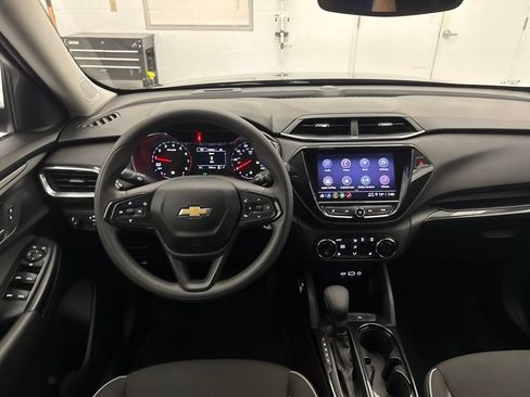 Used 2022 Chevrolet TrailBlazer LT w/ Convenience Package FWD image 14