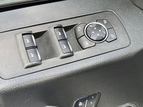 Used 2018 Ford F150 Platinum w/ Equipment Group 701A Luxury image 22