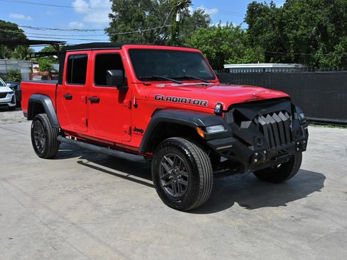 Used 2020 Jeep Gladiator Sport w/ Quick Order Package 24S AWD/4WD image 2