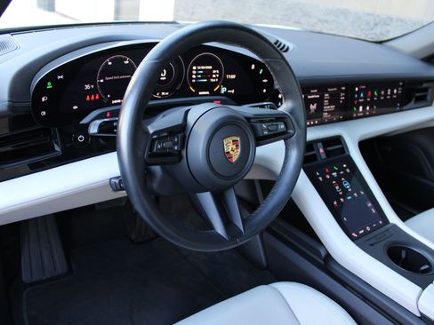 Used 2021 Porsche Taycan 4S image 4