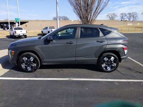 Used 2025 Hyundai Kona SEL image 7