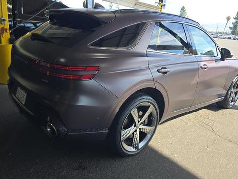 Used 2023 Genesis GV70 2.5T w/ Sport Prestige Package image 3