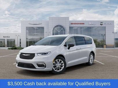 New 2026 Chrysler Pacifica Limited w/ Trailer Tow Group