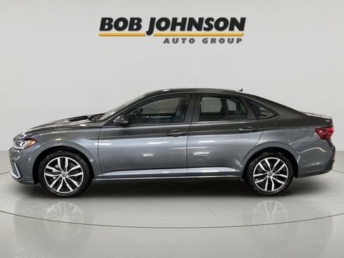 New 2026 Volkswagen Jetta SE FWD image 5