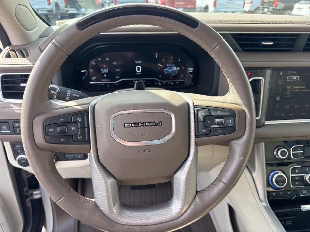 Used 2024 GMC Yukon Denali w/ Advanced Technology Package AWD/4WD image 22