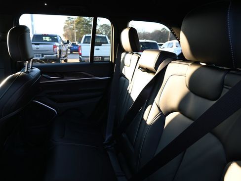 New 2026 Jeep Grand Cherokee Limited AWD/4WD image 21