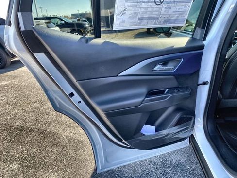 New 2026 Chevrolet Equinox EV LT FWD image 33