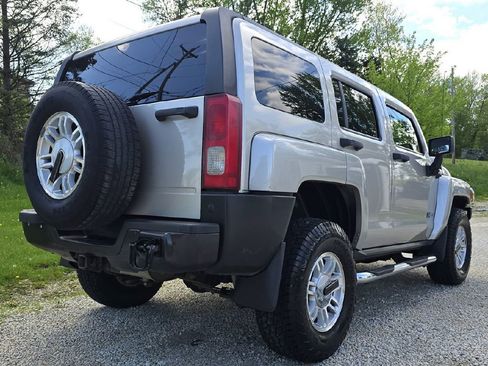 Used 2006 HUMMER H3 image 10
