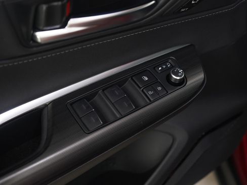 Used 2024 Toyota Venza Nightshade image 20