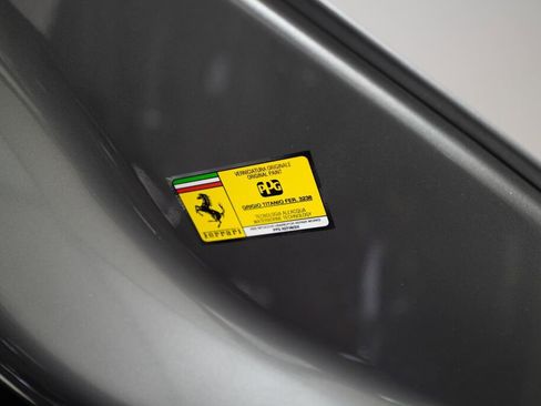 Used 2019 Ferrari Portofino RWD image 27