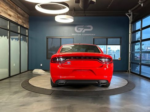 Used 2022 Dodge Charger SXT w/ Leather Interior Group RWD image 4