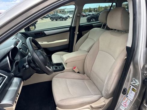 Used 2019 Subaru Outback 2.5i AWD/4WD image 14