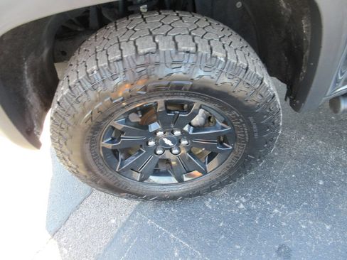 Used 2016 Chevrolet Colorado Z71 AWD/4WD image 14