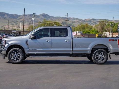 Used 2022 Ford F350 Lariat w/ Lariat Ultimate Package AWD/4WD image 3