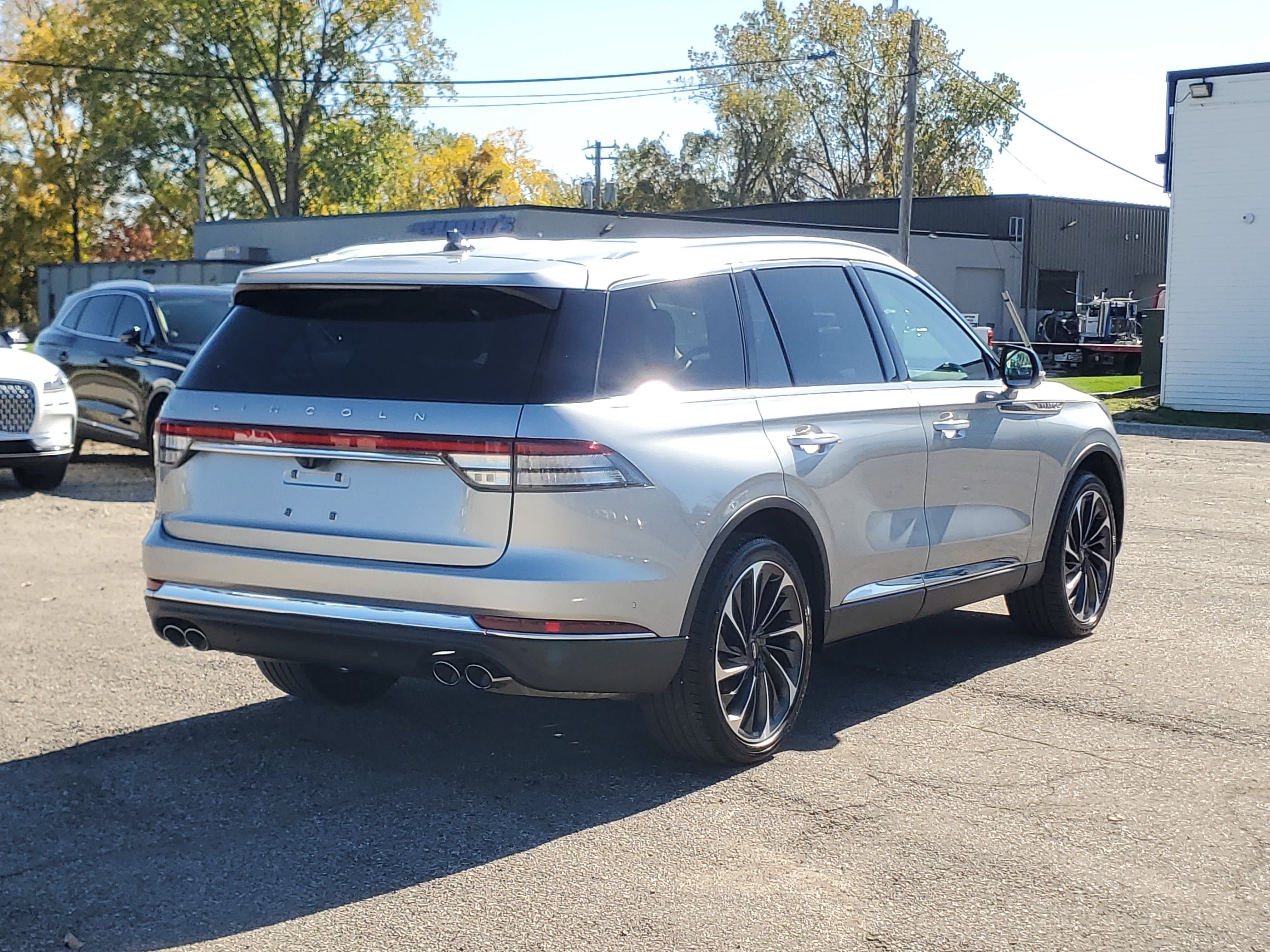 Used 2024 Lincoln Aviator Reserve w/ Equipment Group 201A AWD/4WD image 6