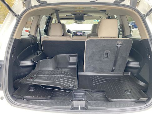 Used 2017 Honda Pilot Touring image 15