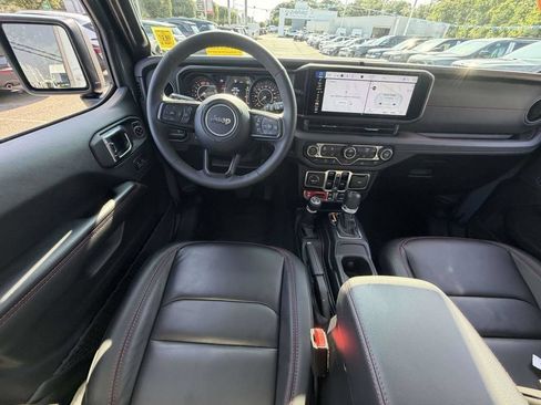 Used 2026 Jeep Wrangler Unlimited Rubicon w/ Technology Group AWD/4WD image 23