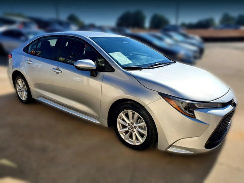 Used 2023 Toyota Corolla LE w/ LE Convenience Package FWD image 20