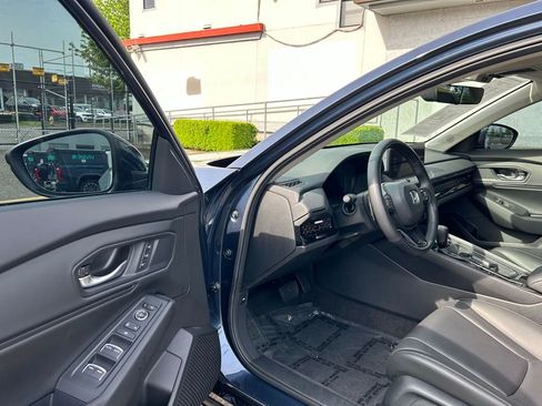 Used 2025 Honda Accord EX-L image 10