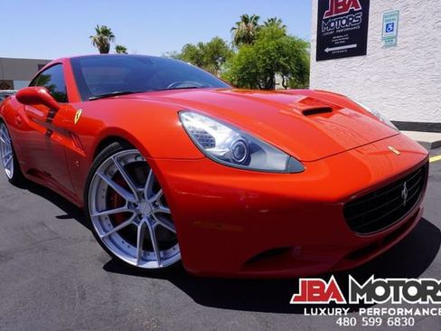 Used 2014 Ferrari California RWD image 51