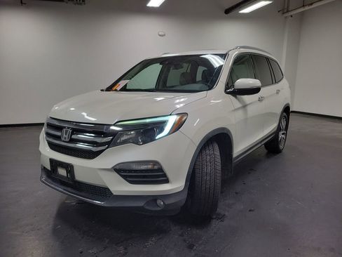 Used 2016 Honda Pilot Touring image 4
