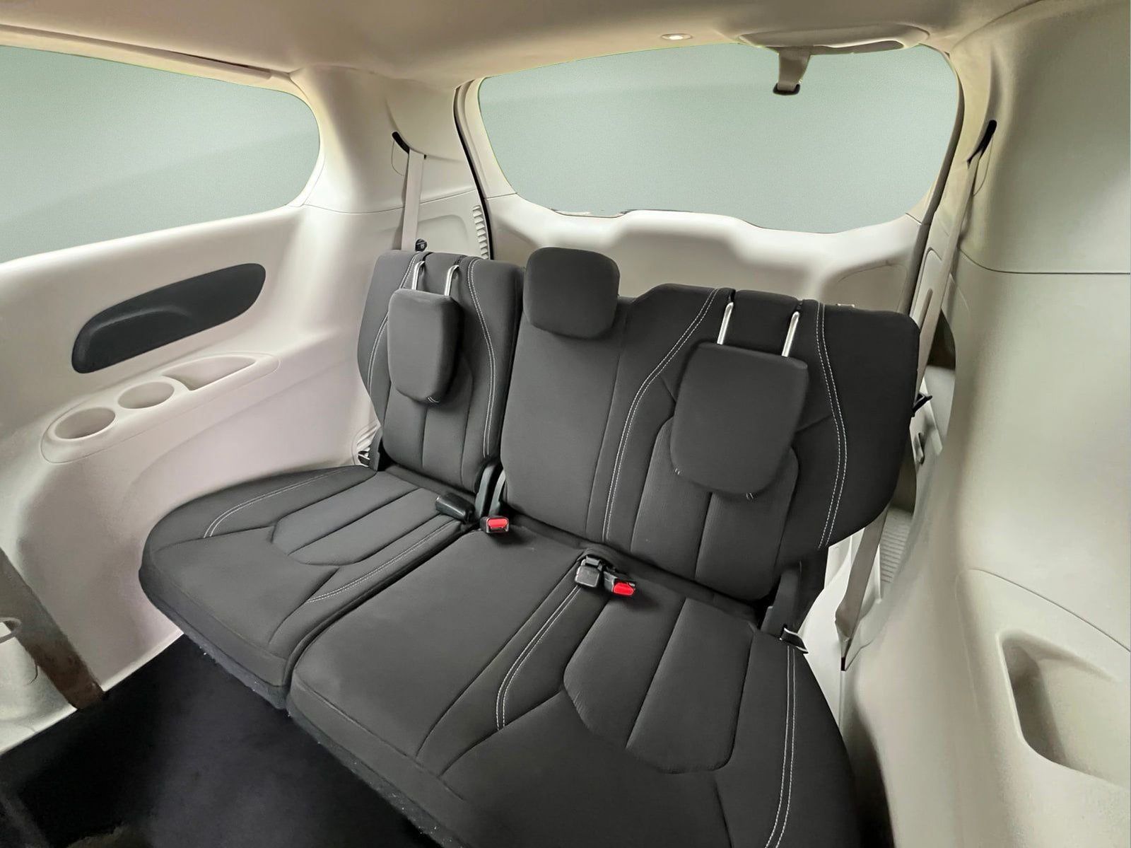 Used 2023 Chrysler Voyager LX FWD image 26