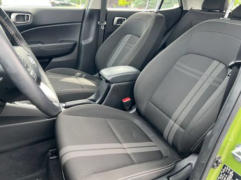 Used 2024 Hyundai Venue SEL FWD image 10