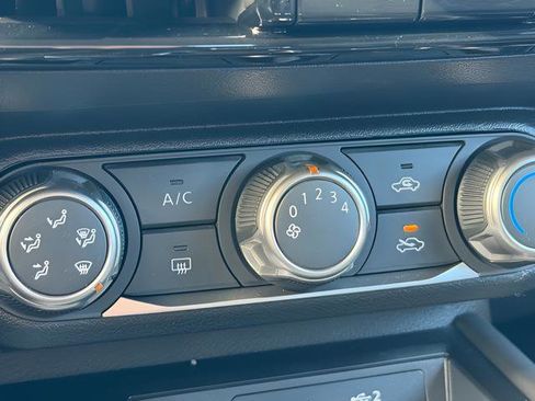 Certified 2025 Nissan Kicks SV image 29