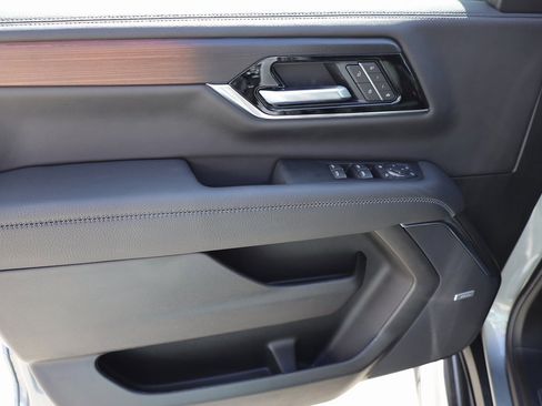 New 2026 GMC Yukon Denali image 10