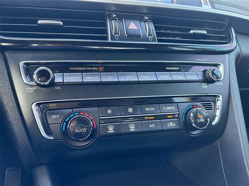 Used 2019 Kia Optima S image 16