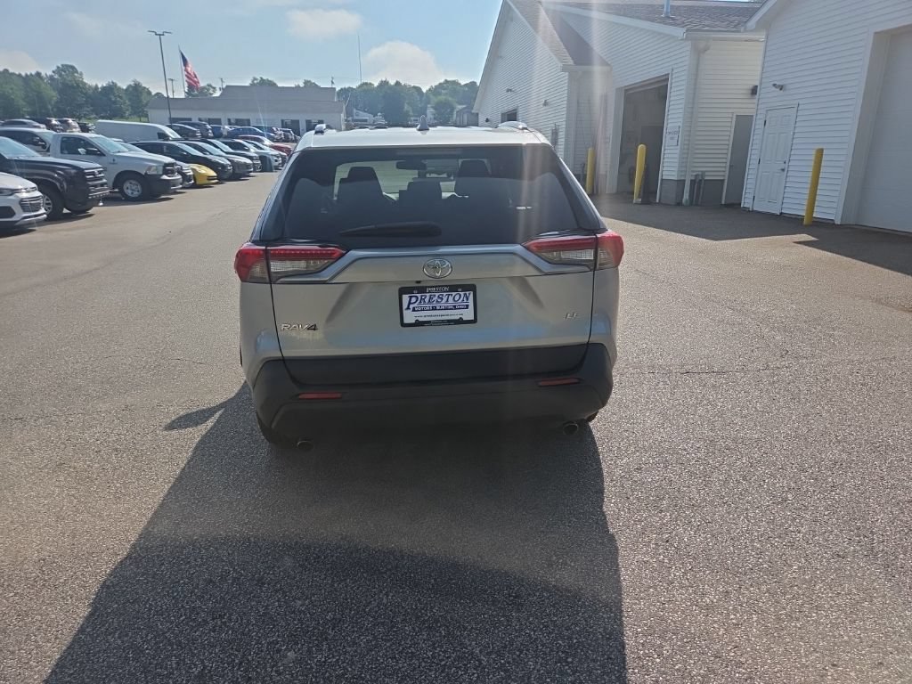 Used 2021 Toyota RAV4 LE w/ Carpet Mat Package (TMS) FWD image 5