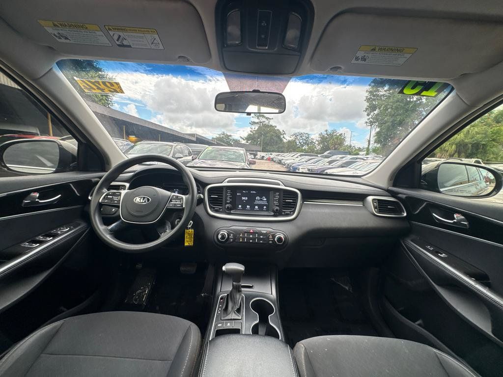 Used 2019 Kia Sorento AWD image 11