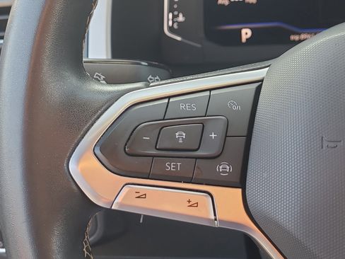 Used 2022 Volkswagen Atlas Cross Sport SE w/ Panoramic Sunroof Package image 25