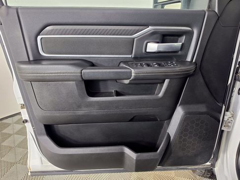 Used 2025 RAM 2500 Big Horn AWD/4WD image 17
